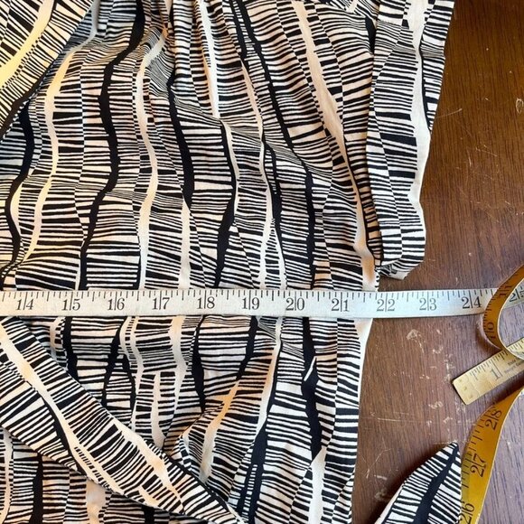 Nine‎ West Short Sleeve Wrap Blouse Womens XL Boho Office Funky Abstract - Picture 9 of 10